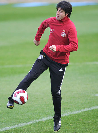 Jogi Imitating A Robot
