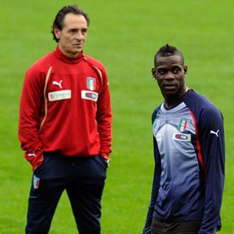 Cesare-Prandelli-Balotelli