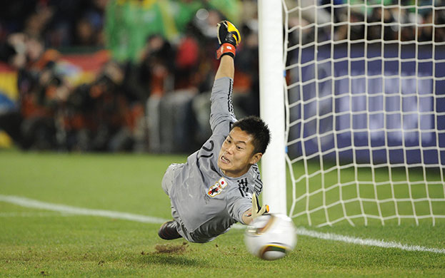 Eiji-Kawashima-is-beaten--013
