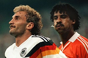 rijkaard_and_voller_90