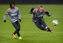 sneijder flying