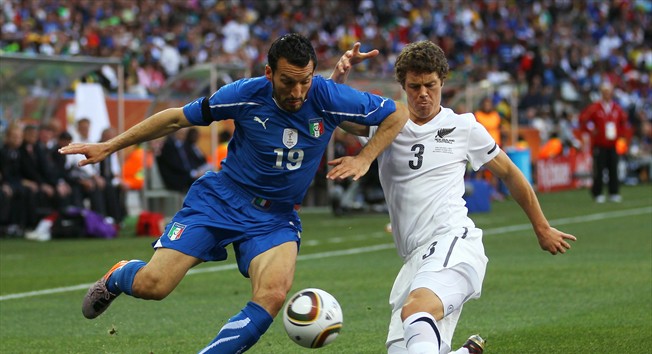 Lochead mans up to Zambrotta