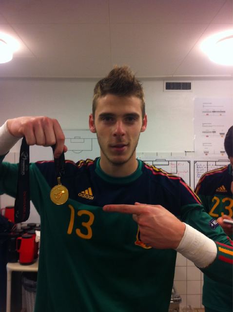 @D_DeGea: CAMPEONES CAMPEONES oE oE oE!!! Incredible, champions of Europe. Thanks to everybody for the support.
