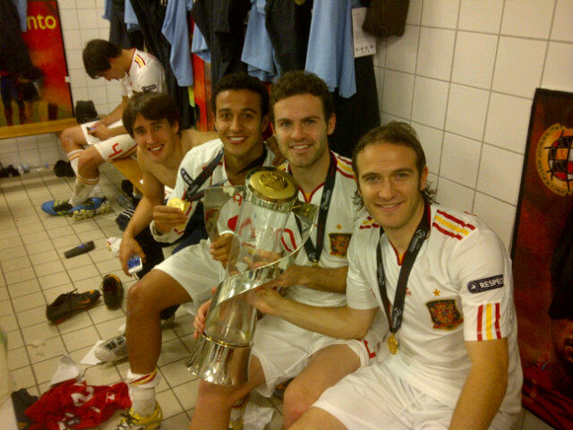 @juanmata10: "Champiooooons! Great team, we did it! I'm very happy, thank you all!"