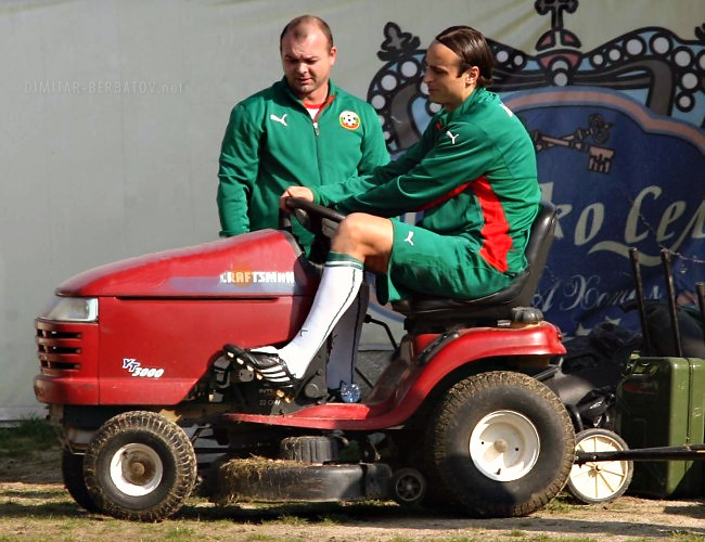 dimitar-berbatov-tractor