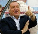 Dick Advocaat apologises to Australia