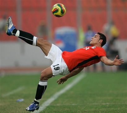 Amrs Zaki keeps it in