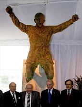 Alfred di Stefano statue