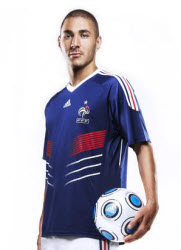 photo-du-jour-benzema-presente-le-n