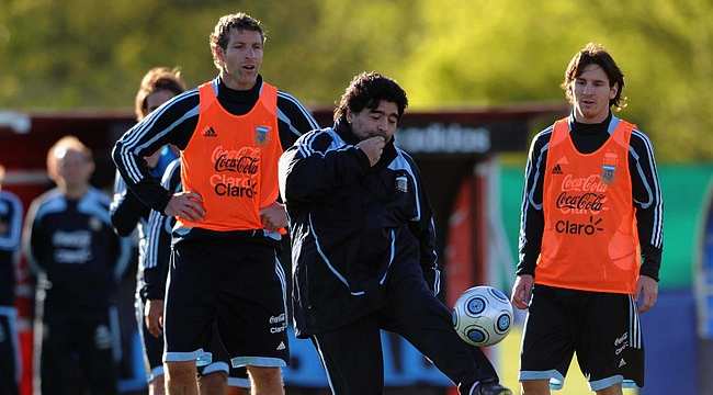 20091006094421_18753_diego_palermo_messi_telam
